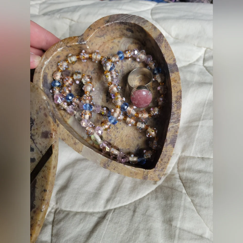 Heart-shaped Carved Soapstone Jewelry Organizer W/ Mother Of Pearl Floral Inlay